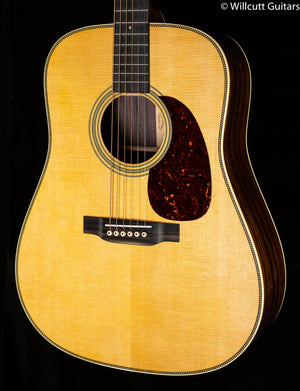 Martin HD-28 2024 Spec (576)