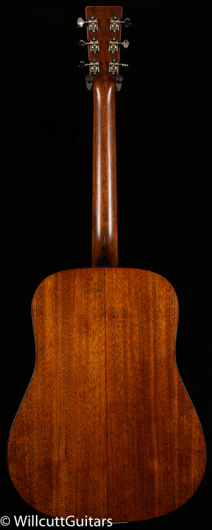 Martin D-18 (591)