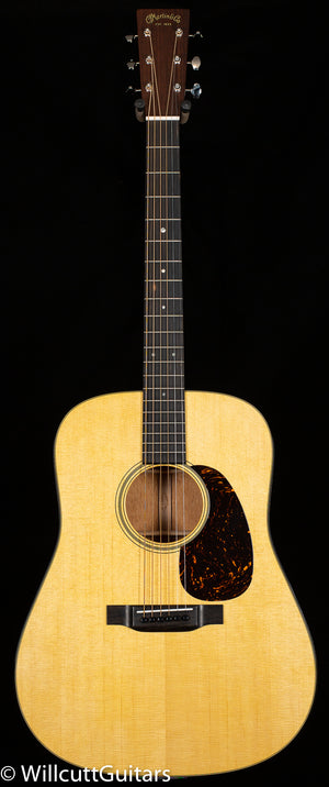 Martin D-18 (818)