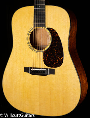 Martin D-18 (818)