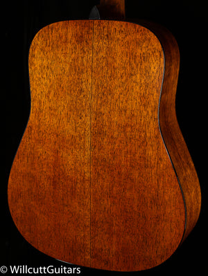 Martin D-18 (818)