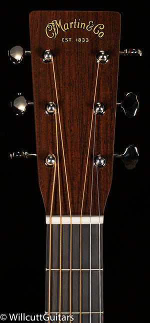 Martin D-18 (818)