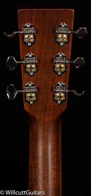 Martin D-18 (818)
