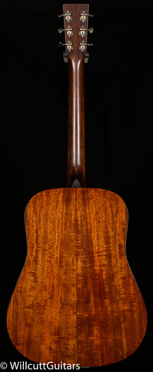 Martin D-18 (819)