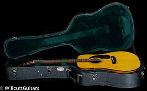 Martin D-18 (819)