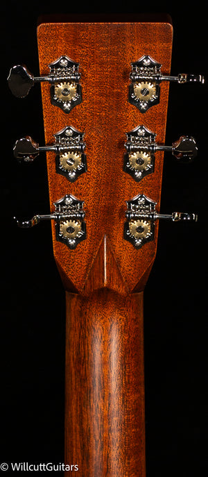 Martin HD-28 (550) STORE DEMO