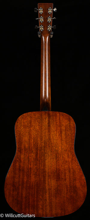 Martin D-18 (072)
