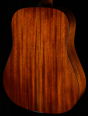 Martin D-18 Sunburst 2024 Spec (631)