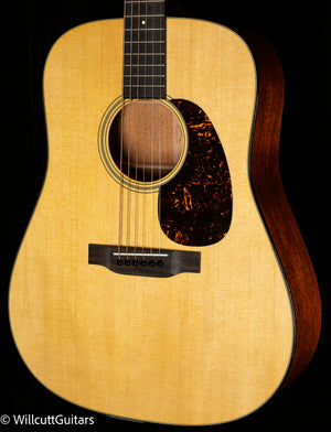 Martin D-18 (819)