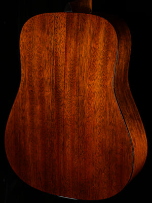 Martin D-18 (827)