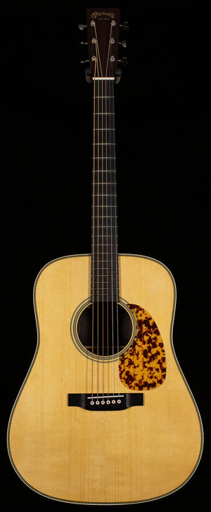 Martin Custom Shop 28 Style Dreadnought Willcutt Exclusive Large Soundhole Adirondack (258)