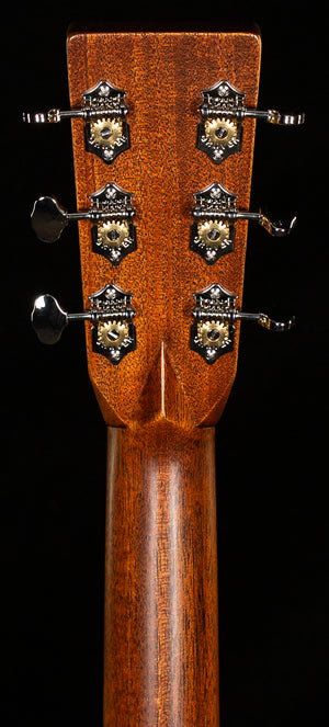 Martin Custom Shop 28 Style Dreadnought Willcutt Exclusive Large Soundhole Adirondack (259)
