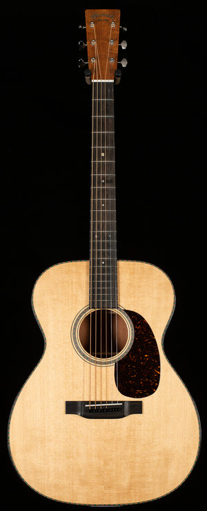 Martin Custom Shop Willcutt Exclusive OM Style 18 Sitka VTS/Flamed Mahogany (035)