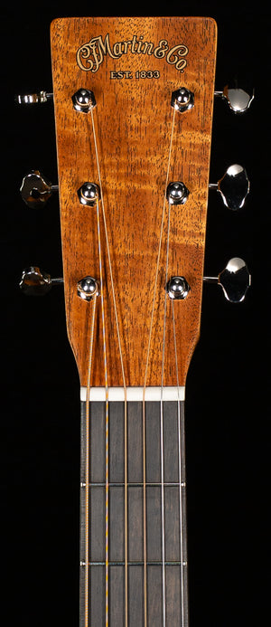 Martin Custom Shop Willcutt Exclusive OM Style 18 Sitka VTS/Flamed Mahogany (035)