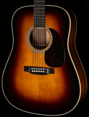 Martin HD-28 Sunburst 2025 Spec (226)