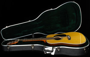 Martin HD-28 (125)