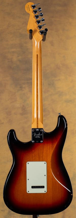1998 Fender American Deluxe Stratocaster 3 Tone Sunburst