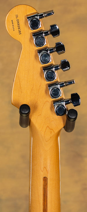 1998 Fender American Deluxe Stratocaster 3 Tone Sunburst