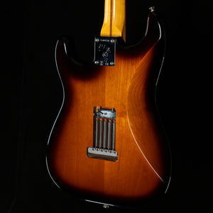 Fender Eric Johnson Thinline Stratocaster Maple Fingerboard 2-Color Sunburst New Old Stock DEMO