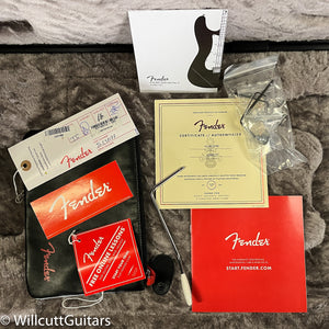 Fender Juanes Stratocaster Maple Fingerboard Luna White (177)