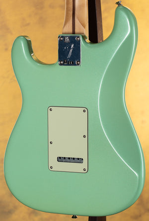 2021 Fender LTD Players Stratocaster Surf Pearl Maple