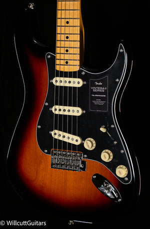 Fender Vintera II '70s Stratocaster Maple Fingerboard 3-Color Sunburst (111)