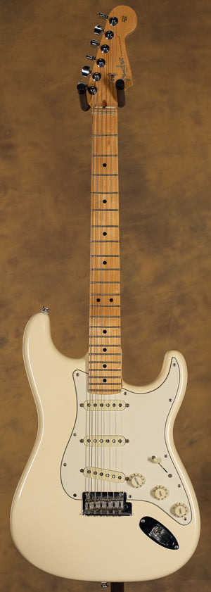 2017 Fender American Professional Stratocaster Olympic White Maple