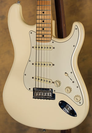 2017 Fender American Professional Stratocaster Olympic White Maple