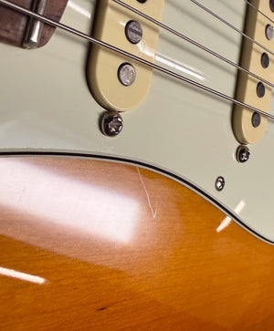 2022 Fender American Performer Stratocaster Rosewood Fingerboard Honey Burst