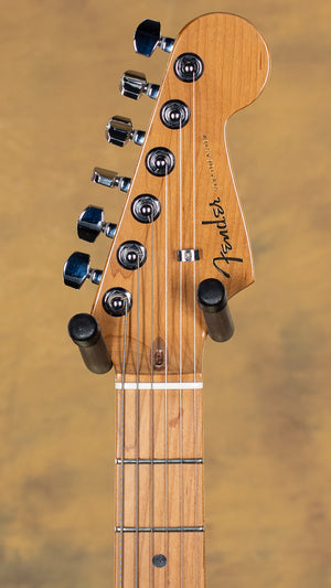 2023 Fender Limited Edition American Ultra Stratocaster Roasted Maple Honey Burst (983)