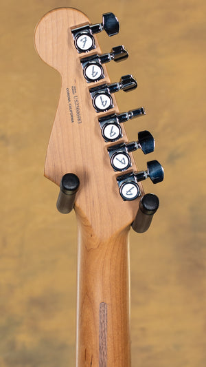 2023 Fender Limited Edition American Ultra Stratocaster Roasted Maple Honey Burst (983)