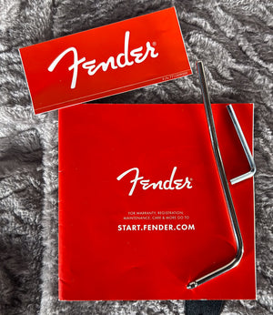 2023 Fender Limited Edition American Ultra Stratocaster Roasted Maple Honey Burst (983)