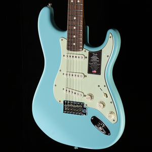 Fender Limited Edition American Professional Classic Stratocaster Fender Silent System, Daphne Blue (167)