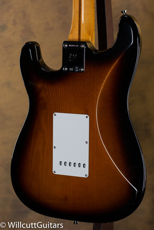 Fender Stories Collection Eric Johnson 1954 "Virginia" Stratocaster 2 Tone Sunburst