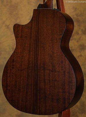 Taylor 324ce USED
