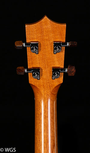 Kamaka Standard HF-4 Baritone Ukulele w/Case