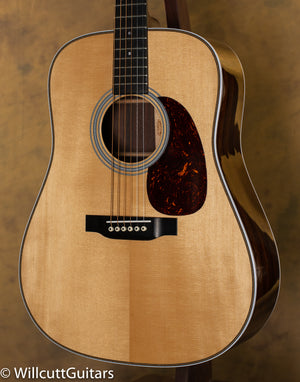 Martin Custom Shop Herringbone Dreadnought 28 Style VTS Adirondack Top