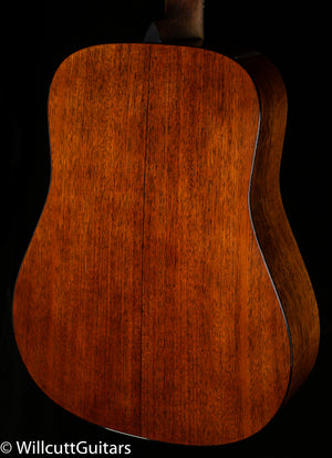 Martin D-18