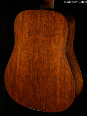 Martin D-18