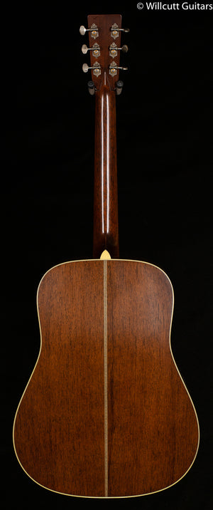 Martin D-28 Authentic 1937 Aged (026)