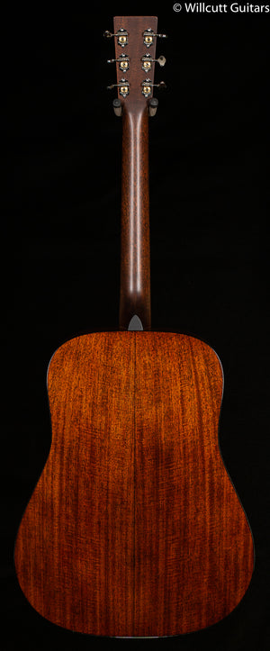 Martin D-18 (808)