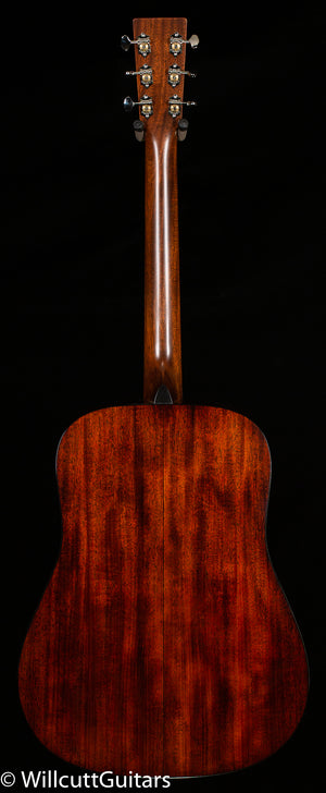 Martin D-18 (562)