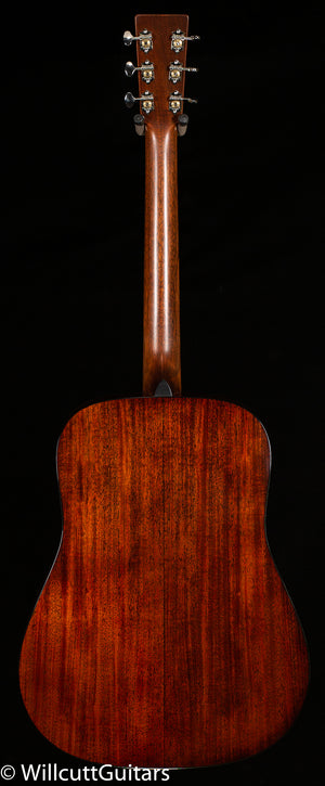 Martin D-18 (631)