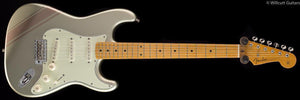 Fender FSR Traditional 50's Stratocaster Inca Silver with Shoreline Gold Stripes