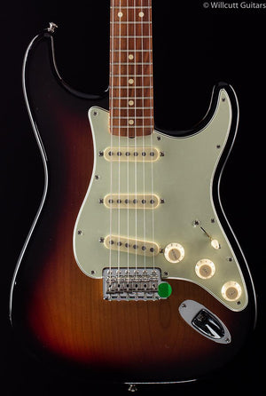 fender-classic-series-60s-stratocaster-3-color-sunburst-726