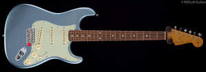 Fender Vintera '60s Stratocaster Ice Blue Metallic