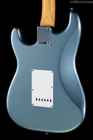 Fender Vintera '60s Stratocaster Ice Blue Metallic