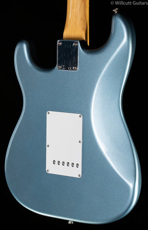 Fender Vintera '60s Stratocaster Ice Blue Metallic