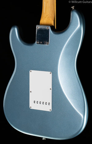 Fender Vintera '60s Stratocaster Ice Blue Metallic