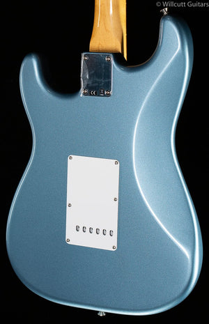 Fender Vintera '60s Stratocaster Ice Blue Metallic